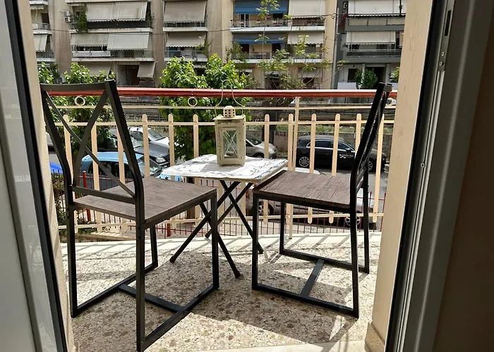 Capital Apartment Next To Metro Station With Parking Spot To Explore Athens