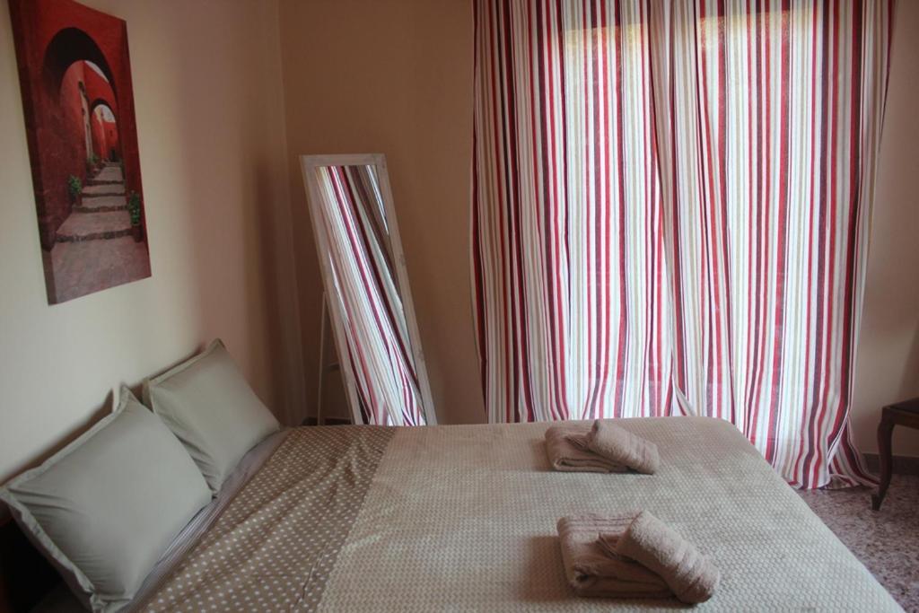 Capital Next To Metro Station With Parking Spot To Explore * Athens