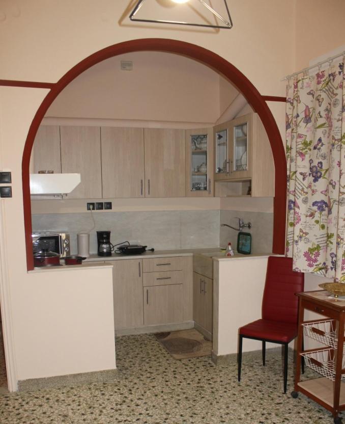 Apartment Capital Next To Metro Station With Parking Spot To Explore Athens